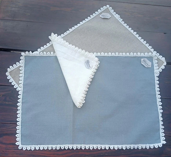 Chez Moi - Bon Ton model placemat with matching napkin in waxed linen with cotton lace