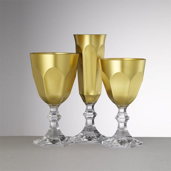 Calici Dolce Vita di Mario Luca Giusti oro in cristallo sintetico: flûte, vino e acqua, design elegante e disponibili in vari colori