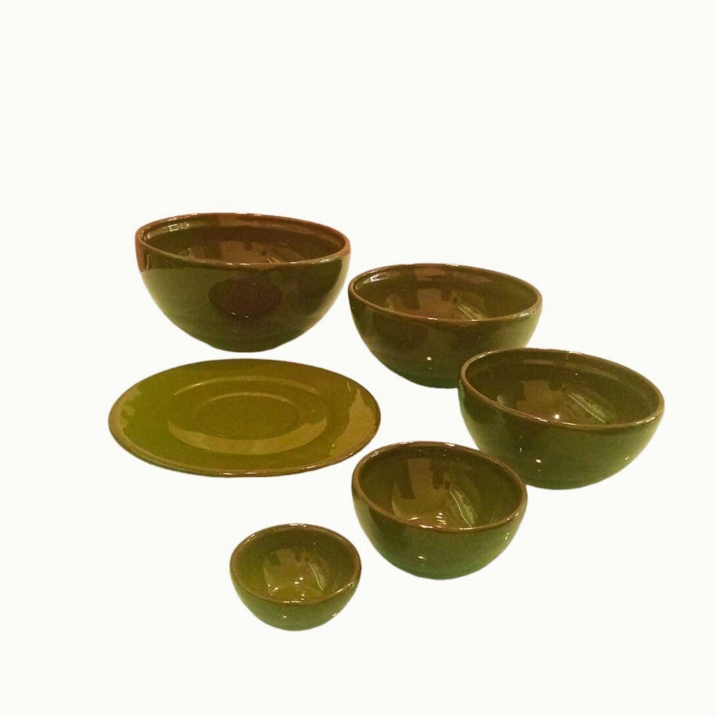 Set di ciotole in ceramica smaltata vede bosco aperte per aperitivo elegante