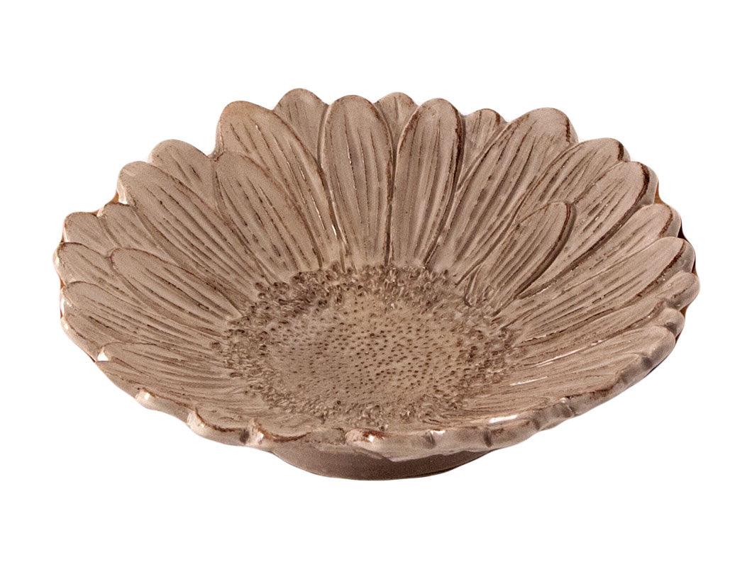 Coppetta a forma di margherita in ceramica rosa cipria vista dall'alto, Virginia Casa, linea romantica, fatta a mano in Italia
