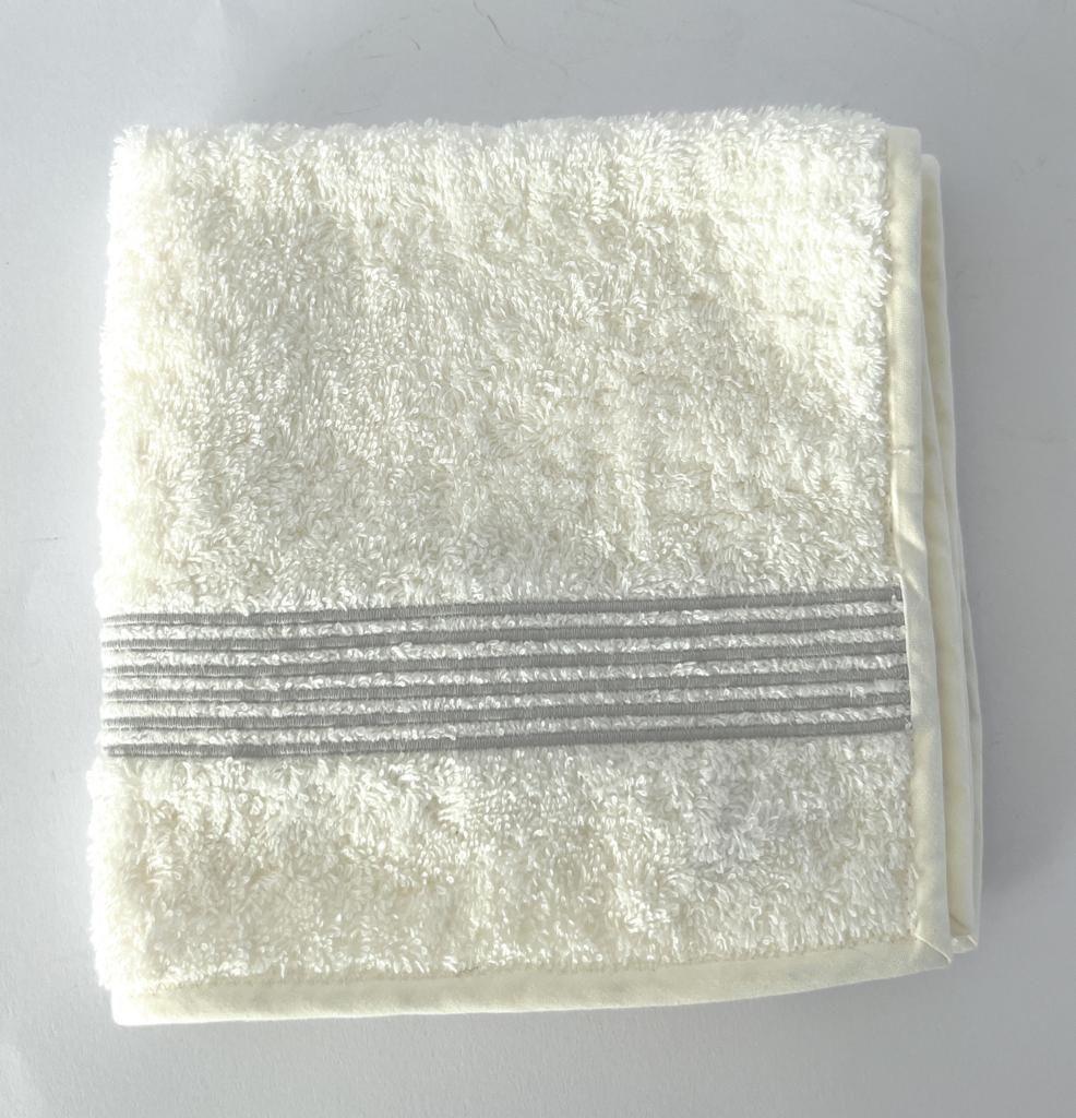 Lavetta con righe grigie ricamate, minimal ed elegante – Spugna bianca 100% cotone