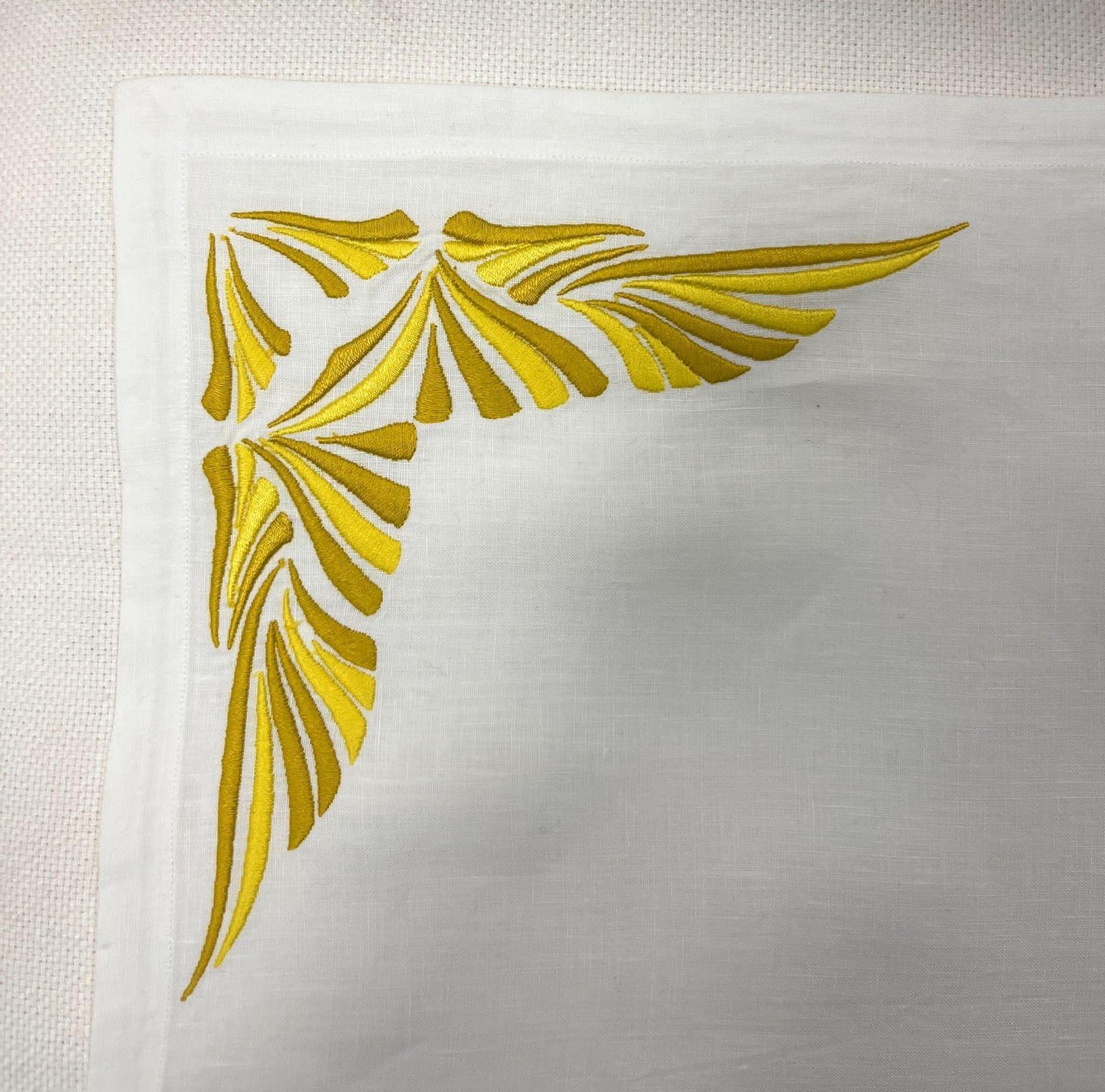 Placemat with matching napkin in LINEN White / Yellow Corners