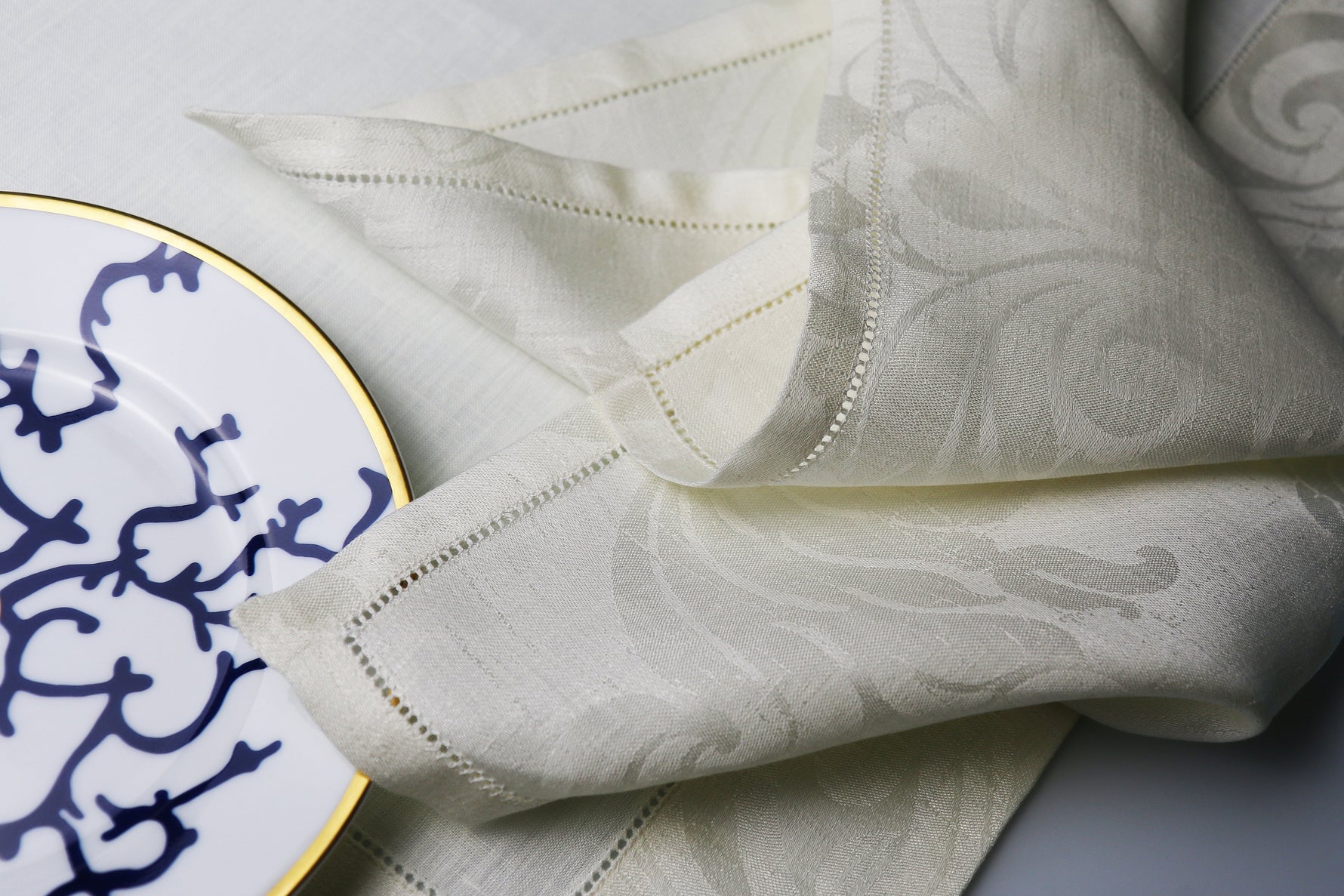 Arredare con l’anima: il potere silenzioso dei tessili artigianali