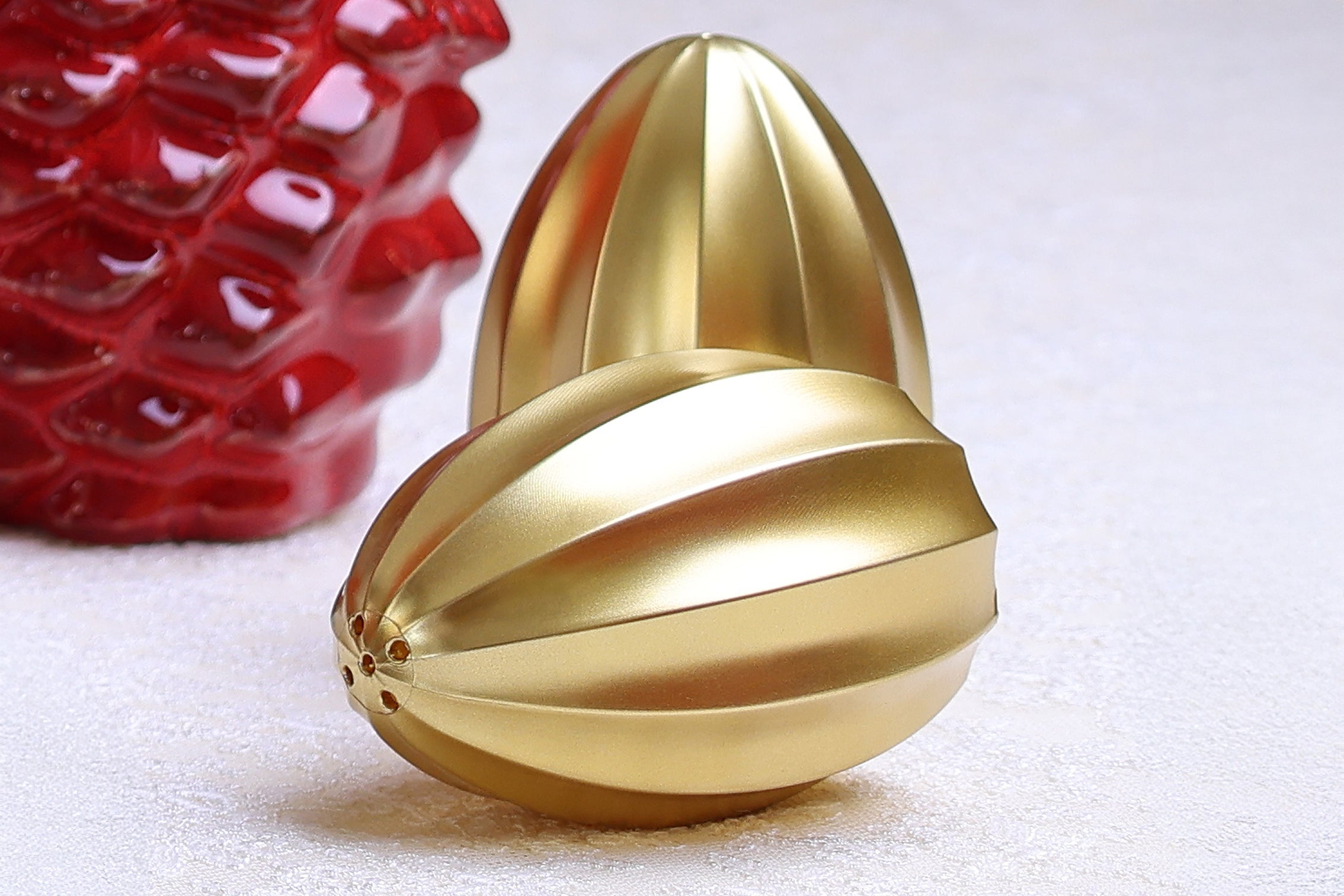 Set sale e pepe in cristallo sintetico dorato di Giusti, dal design moderno con finitura satinata e linee eleganti.