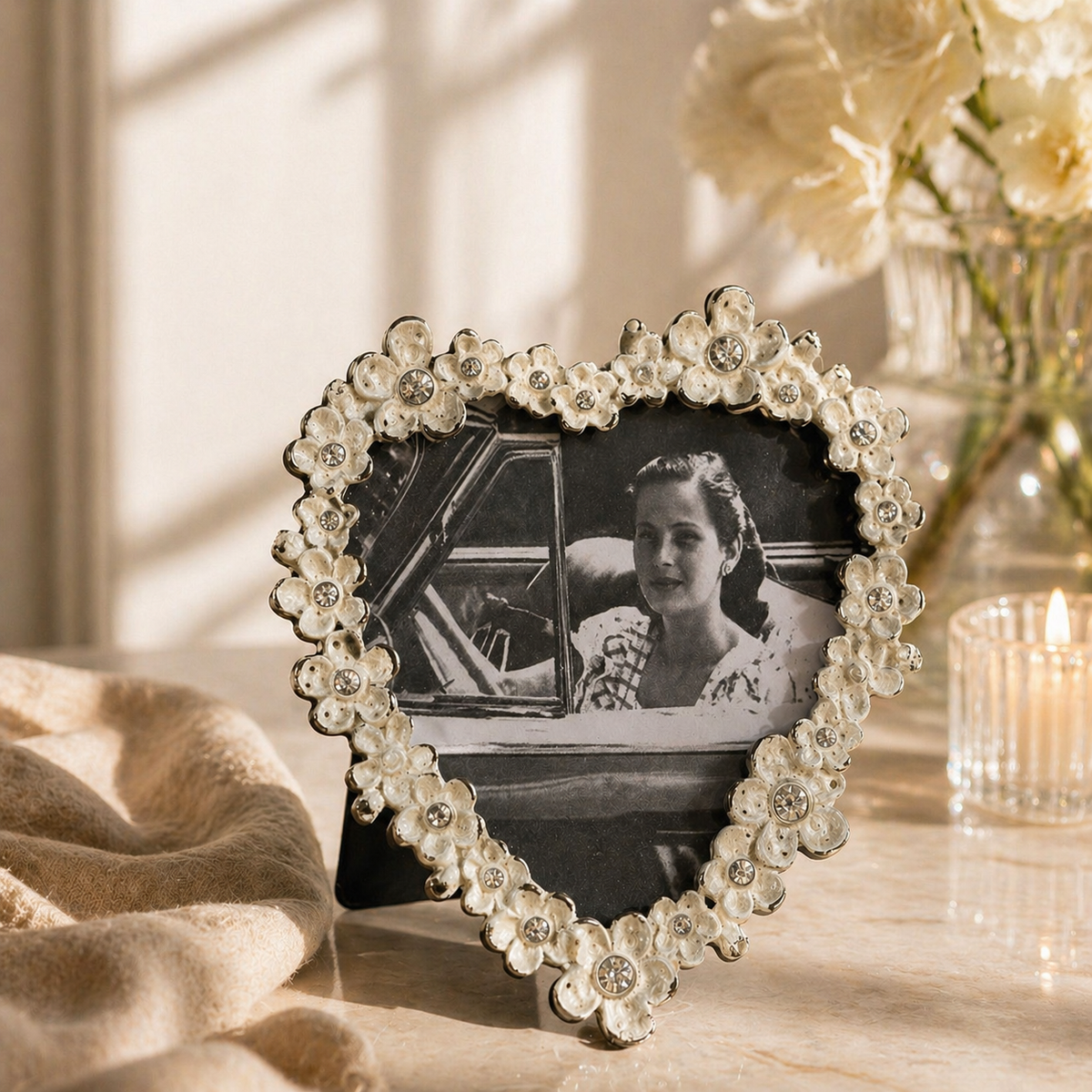 Cornice a cuore in ferro: romanticismo shabby chic per i tuoi ricordi
