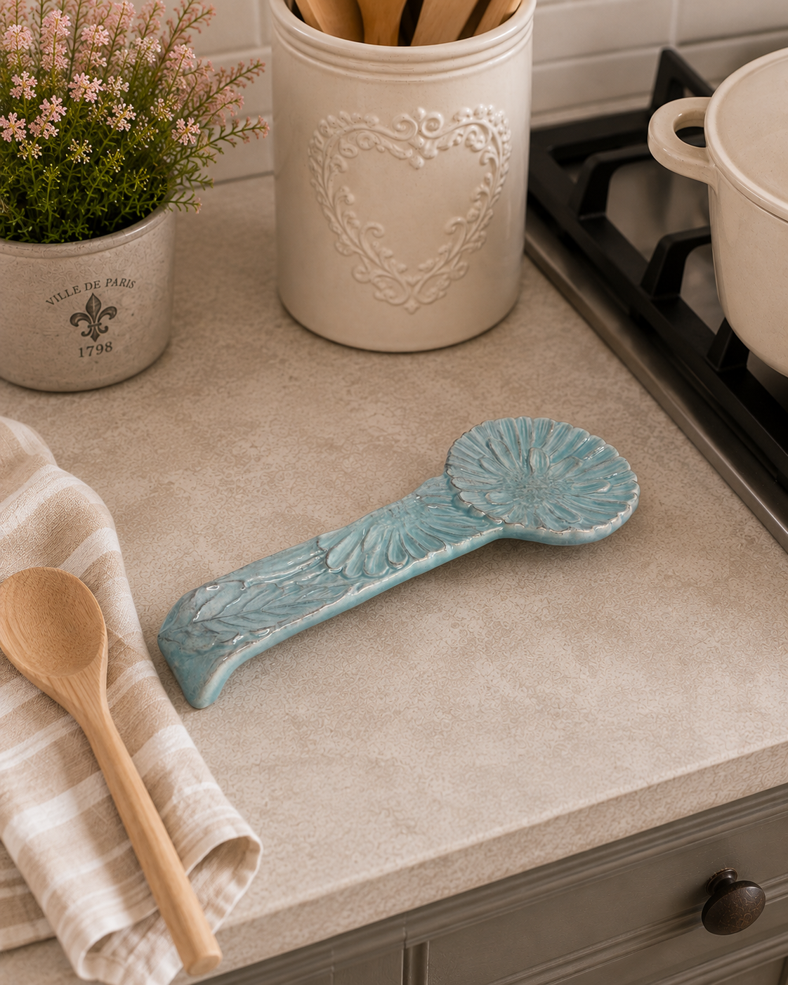 Repose-cuillère floral Virginia Casa : l'élégance artisanale pour votre cuisine