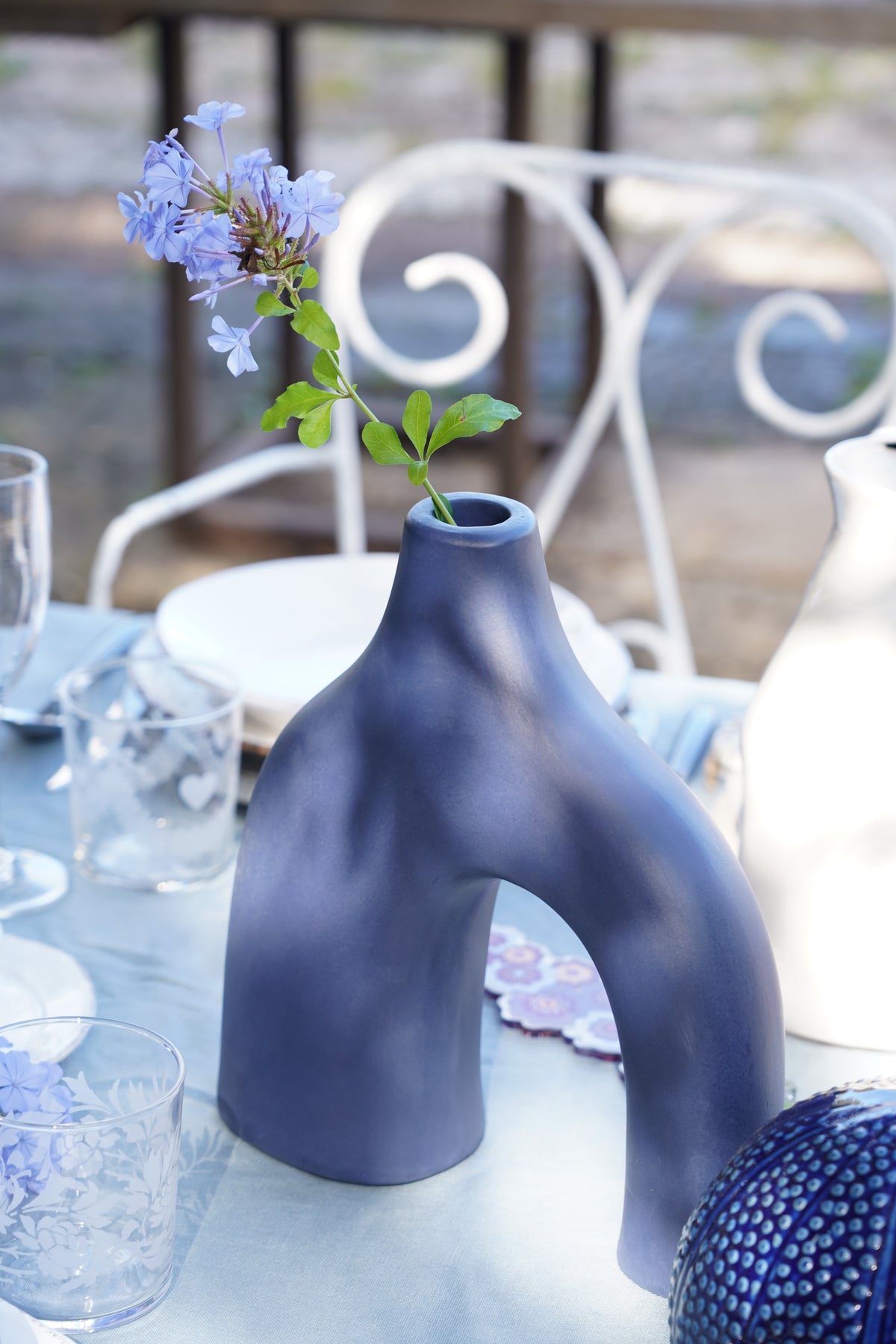Vaso Arco Scultoreo in Ceramica Artigianale – 27 cm