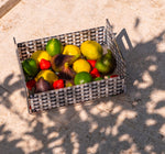 Cassetta portaoggetti Vesta in cristallo acrilico con design moderno, adatta a cucina, bagno, barca, giardino, e spazi outdoor eleganti. Disponibile in due colori: arancione e celeste