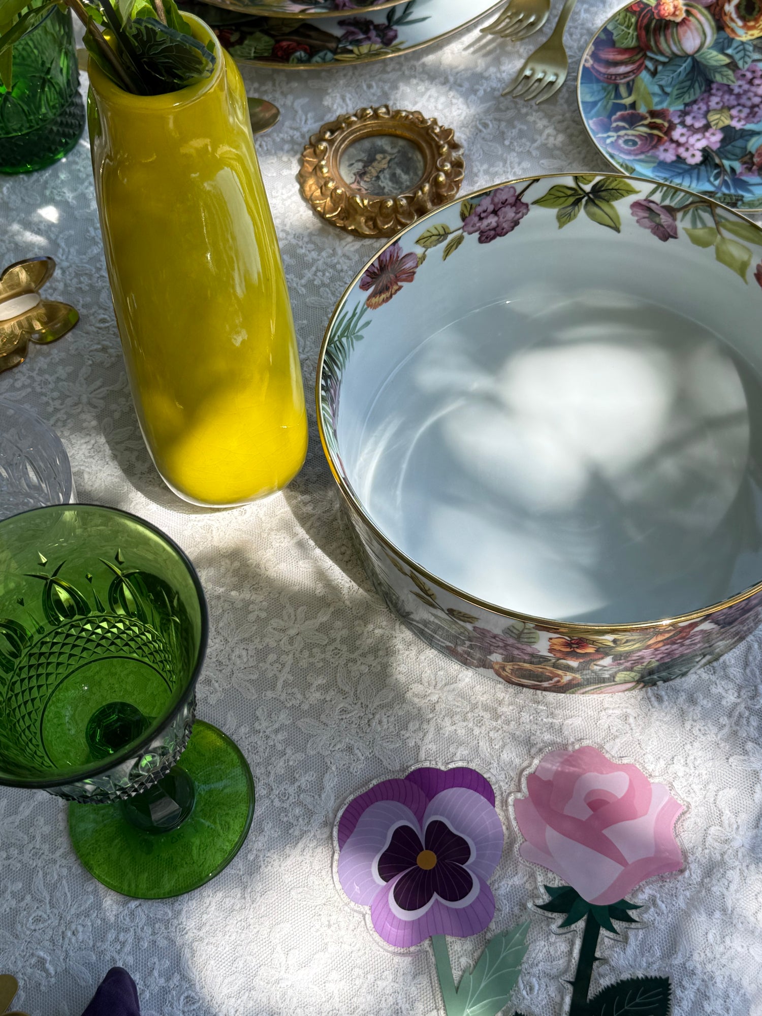 Vasi artigianali gialli in ceramica – design moderno (2 misure)