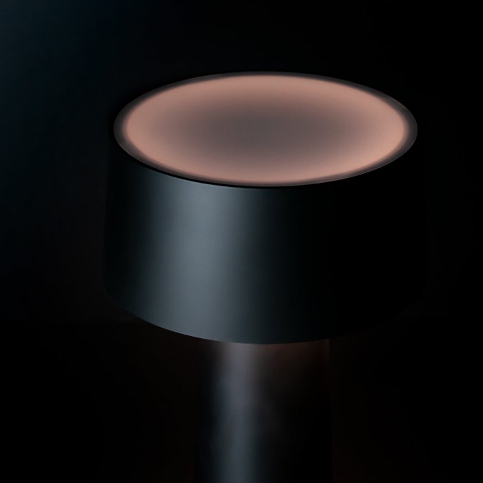 Lampada Mush Vesta da tavolo ricaricabile, nera con luce soffusa e design minimal per interni ed esterni raffinati