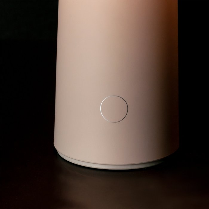 Lampada Mush Vesta da tavolo ricaricabile, nera con luce soffusa e design minimal per interni ed esterni raffinati