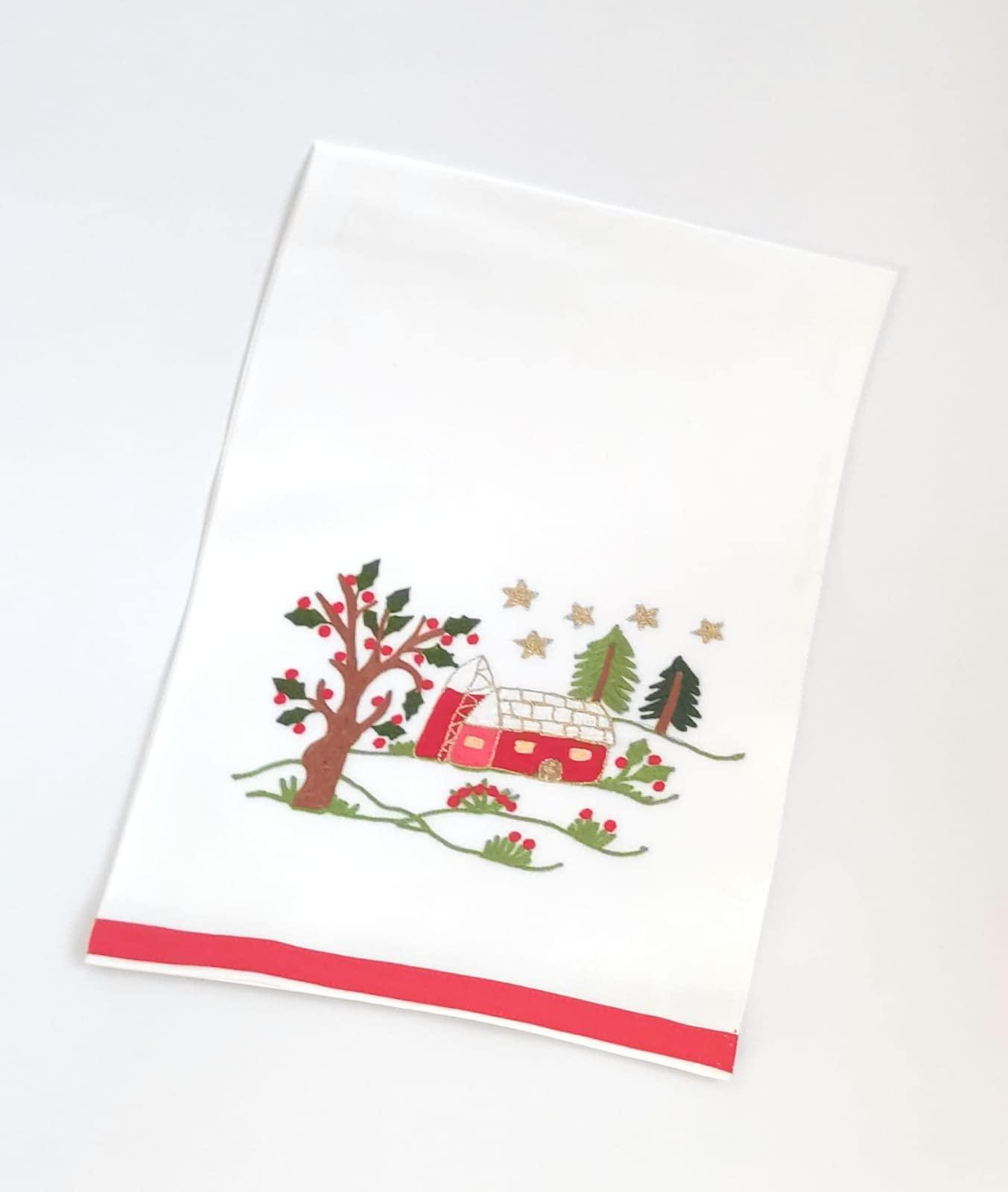 Asciugapiatti natalizio con casetta ricamata, albero e stelle dorate, bordo rosso