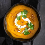 Bolo in terracotta nero opaco con vellutata di verdure Dutch Deluxes con profilo ondulato, fatto a mano
