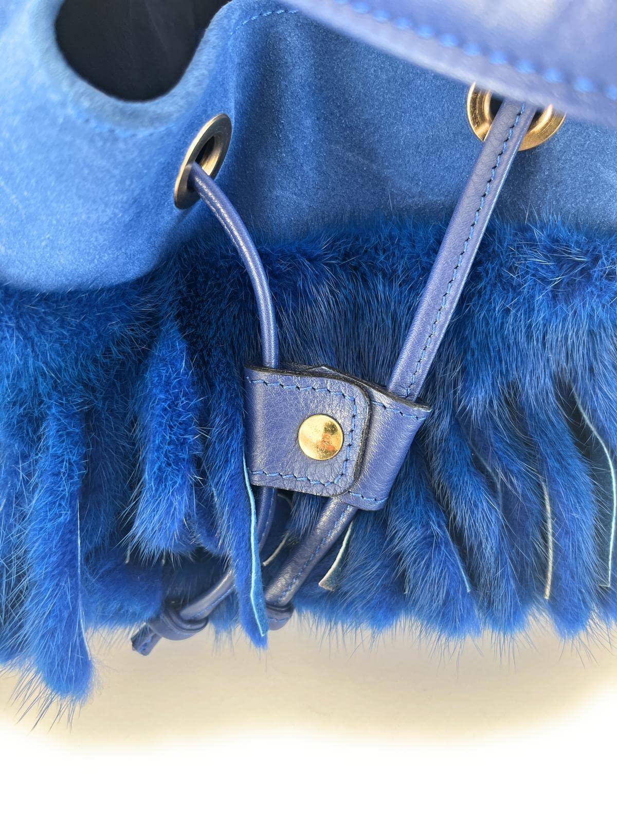 Sac femme bleu en cuir suédé et fourrure de vison