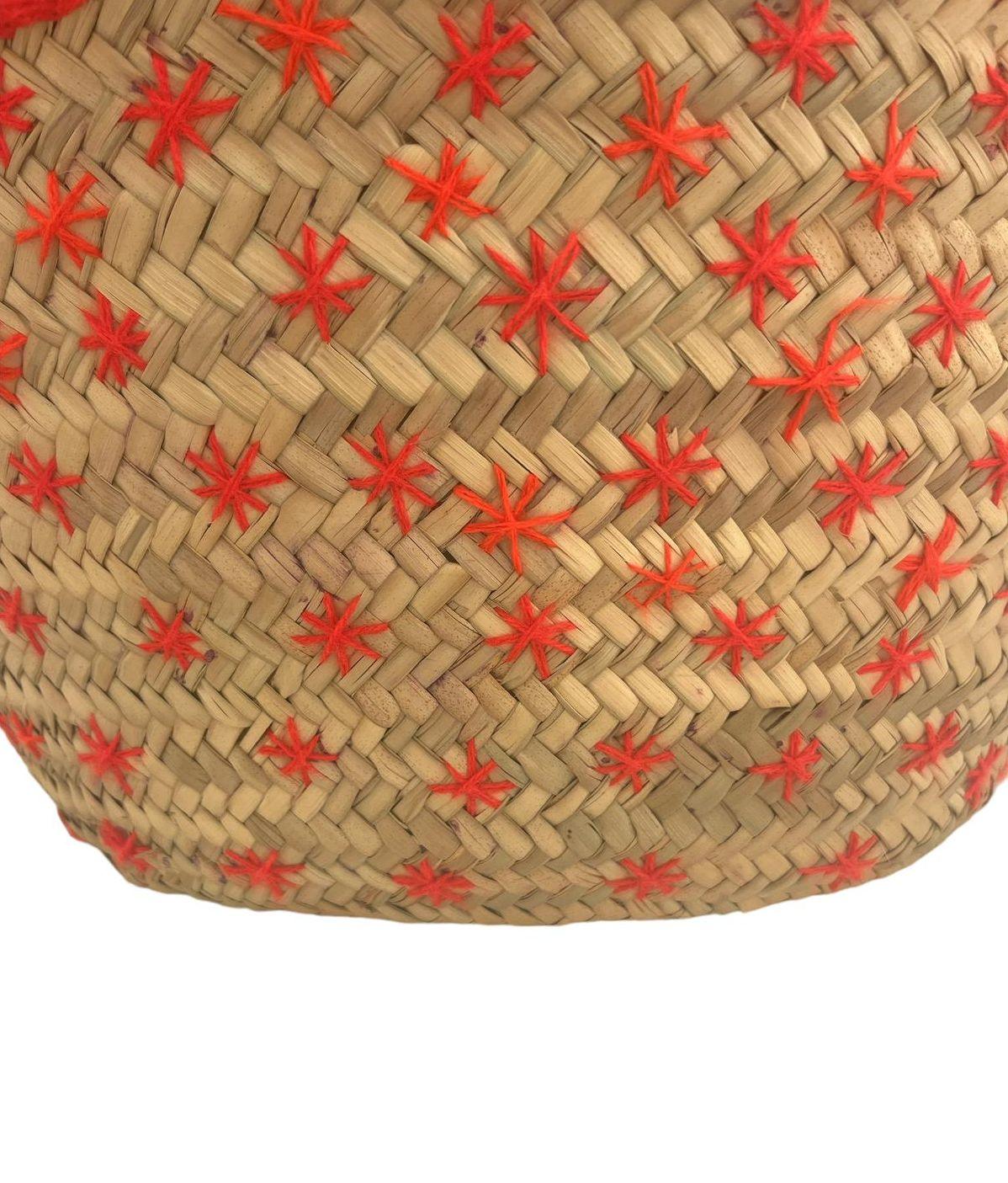 Borsa in foglie di palma con ricami arancioni in lana, fatta a mano - MARIKA DE PAOLA - HOME DECOR