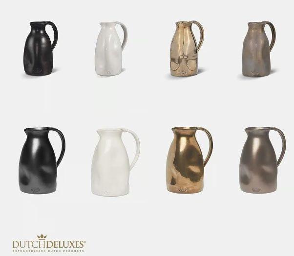 Set di caraffe in ceramica smaltata Dutch Deluxes, disponibili in quattro colori e due misure.
