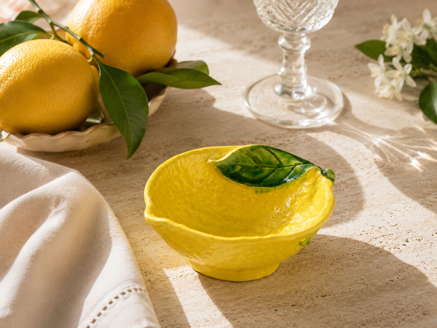 Coppetta Limone in ceramica: freschezza e artigianato sulla tua tavola
