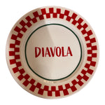 Piatto in porcellana Ø21 cm con scritta “Diavola”, bordo rosso geometrico e dettaglio verde