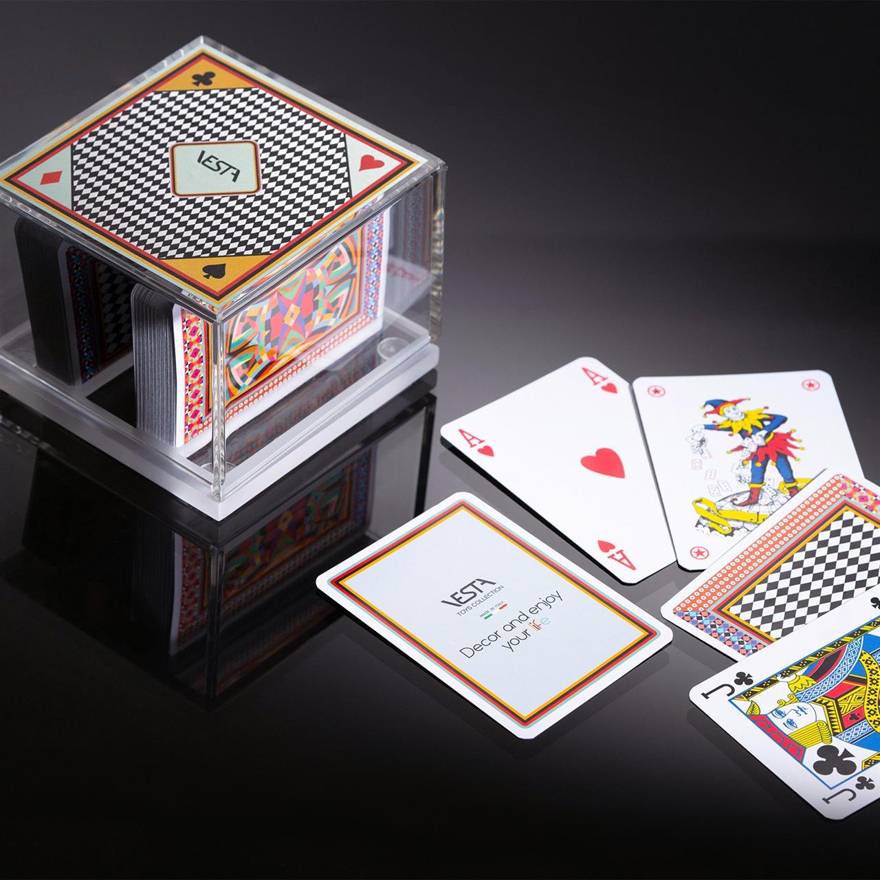 Set di 2 mazzi da poker/burraco graficate con elegante e funzionale confezione in cristallo acrilico trasparente della collezione Vesta Home