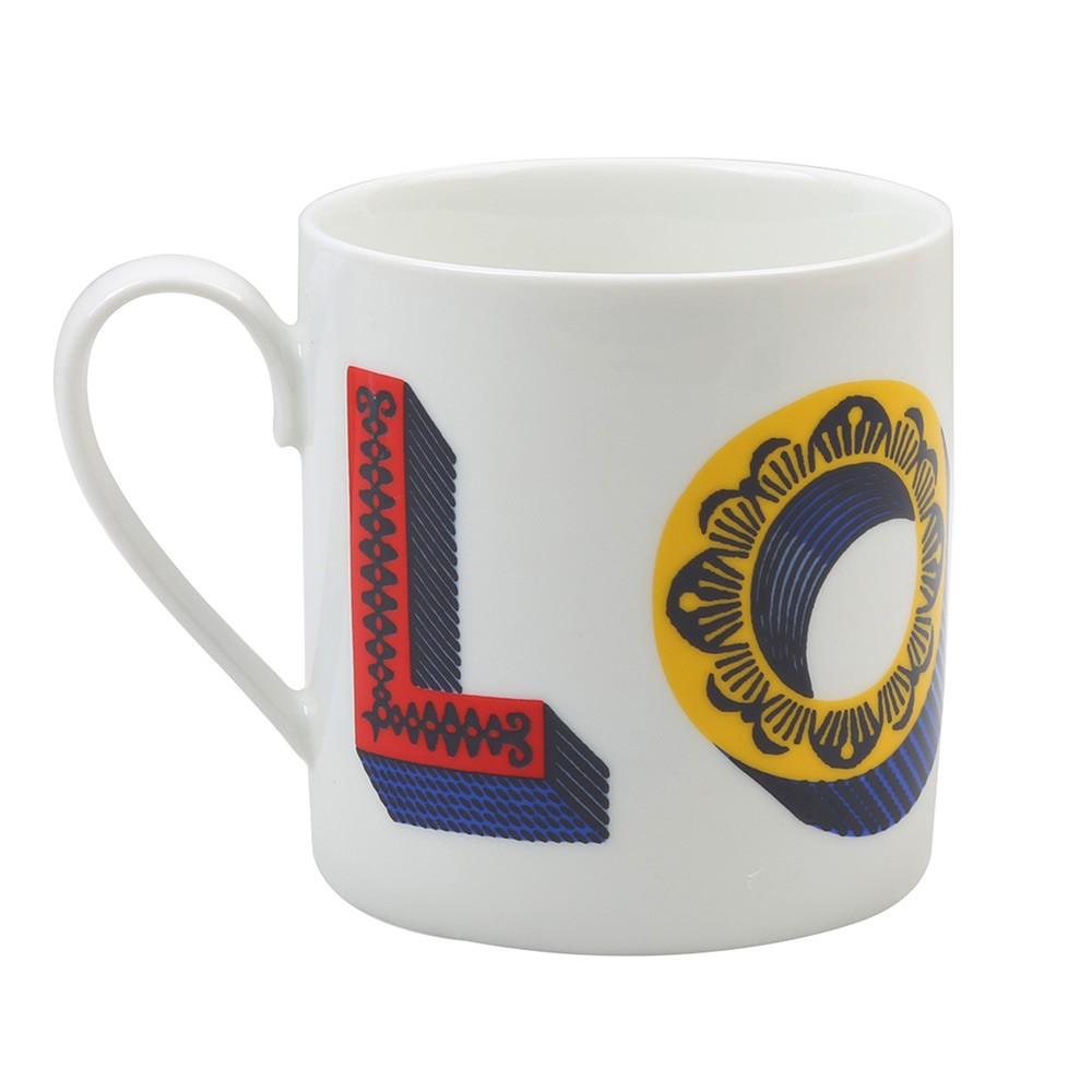 Tazza Asta Jamida in ceramica con scritta "LO", prima parte della parola LOVE, design elegante e minimalista.