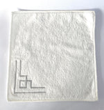 Lavetta bianca aperta in spugna con ricamo geometrico grigio moderno – Made in Italy