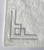 Particolare ricamo geometrico grigio moderno – Made in Italy