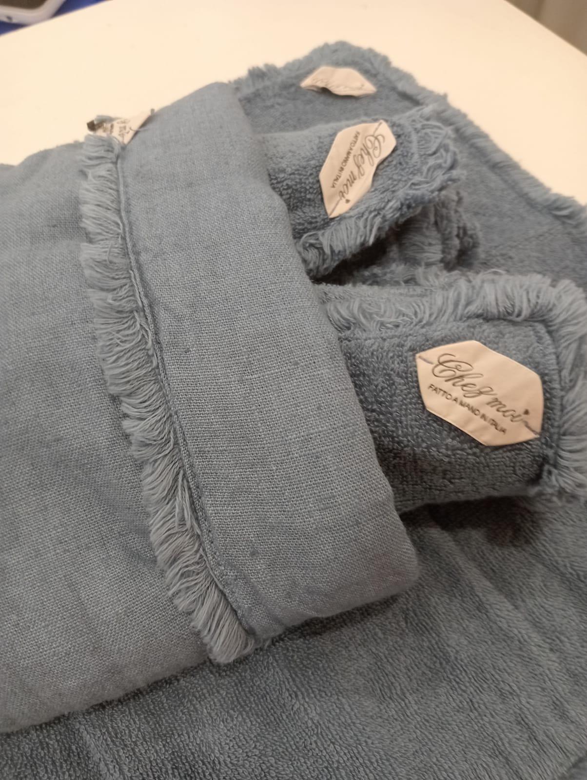 Set de 3 serviettes de bain Lavette avec élégant sac en lin, couleur : Bleuet, 100% Made in Italy - Chez Moi