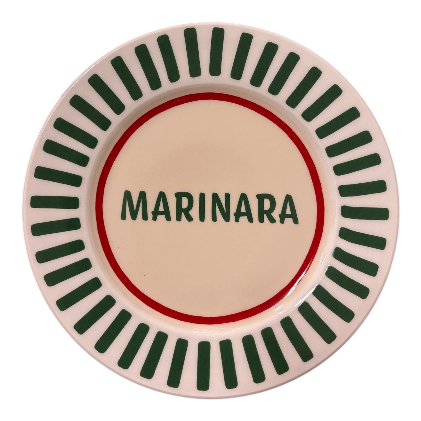 Piatto in porcellana Ø21 cm con scritta “Marinara”, bordo con decoro verde e cerchio rosso