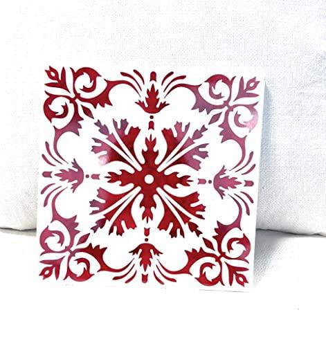 Mattonella decorativa rossa modello Tiziano di Mario Luca Giusti su sfondo bianco