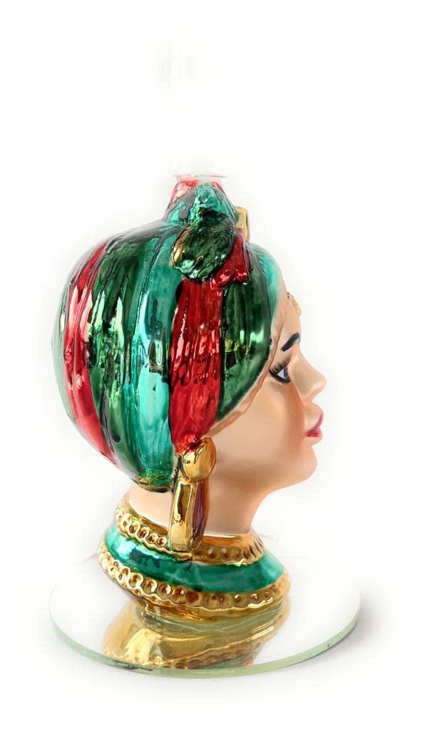 Profilo laterale del candelabro testa di Moro donna con orecchini, vetro e resina con finiture lucide artigianali