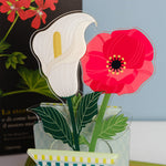Fiore Papavero Special Moment Vesta Home in plexiglass rosso inserito in vaso con composizione floreale moderna