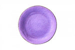 Piatto piano Preta in ceramica color lilla Arcucci Trade, effetto pietra, smalto lucido e bordo rifinito a mano