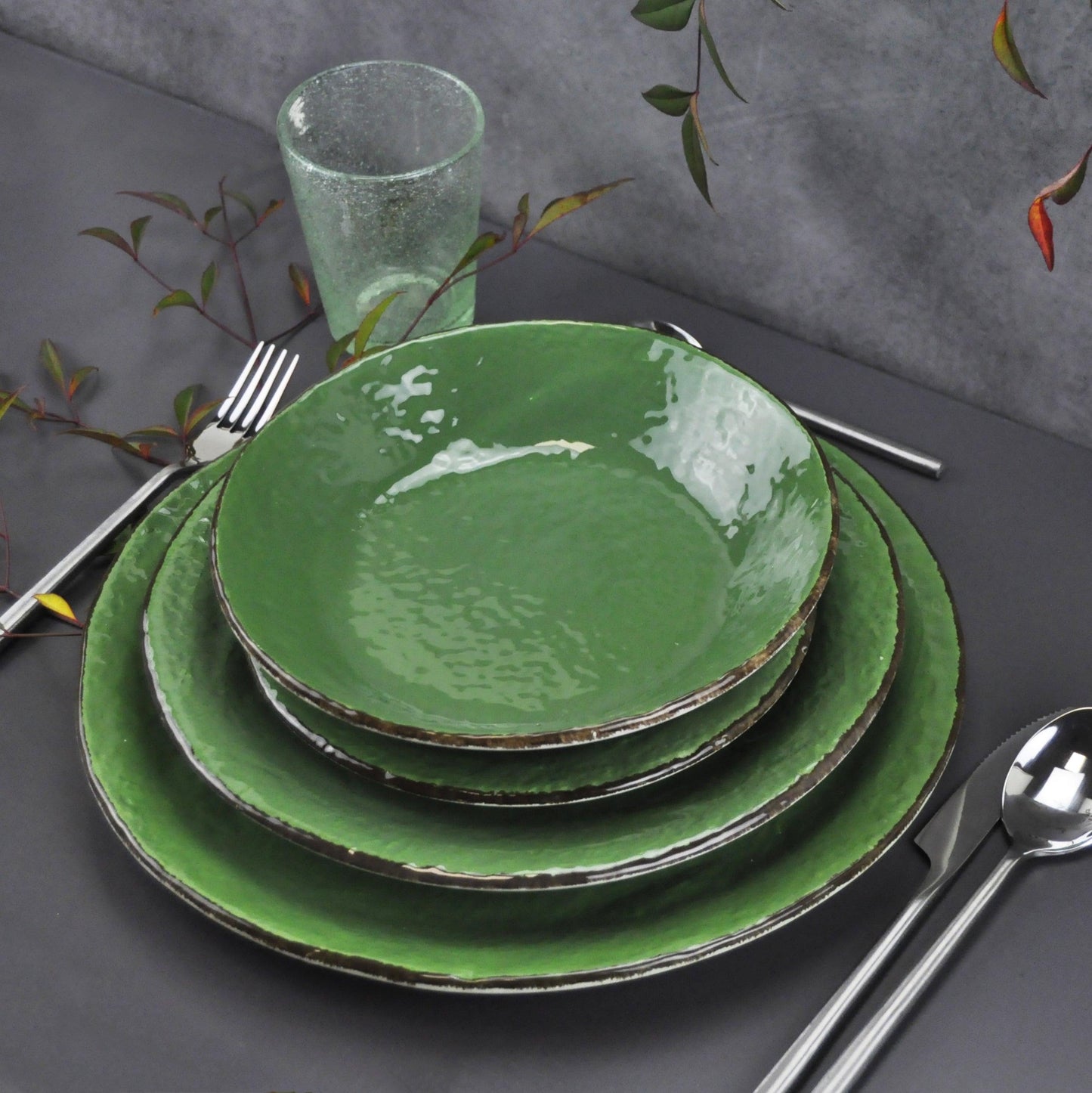 Assiettes en céramique de la ligne PRETA couleur: VERT 