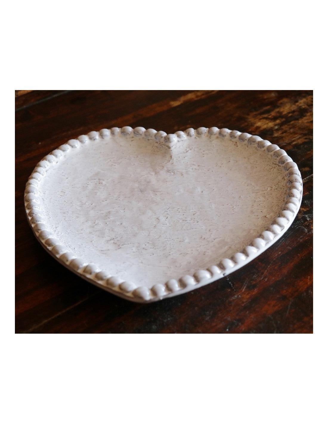 Piatto decorativo in ceramica a forma di cuore Virginia Casa, bianco artigianale

