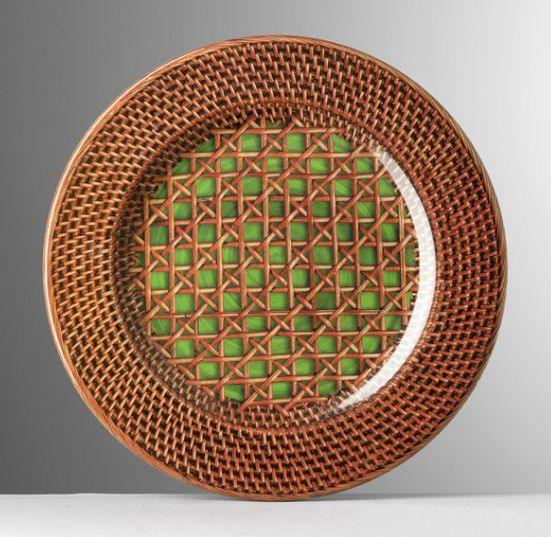 Piatto piano verde Patagonia in melamina di Mario Luca Giusti con effetto ceramica e finitura pennellata

