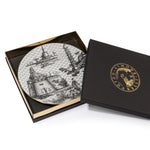 Piatto fondo Simone Guidarelli Oriental Dream con confezione regalo nera e dettagli oro.