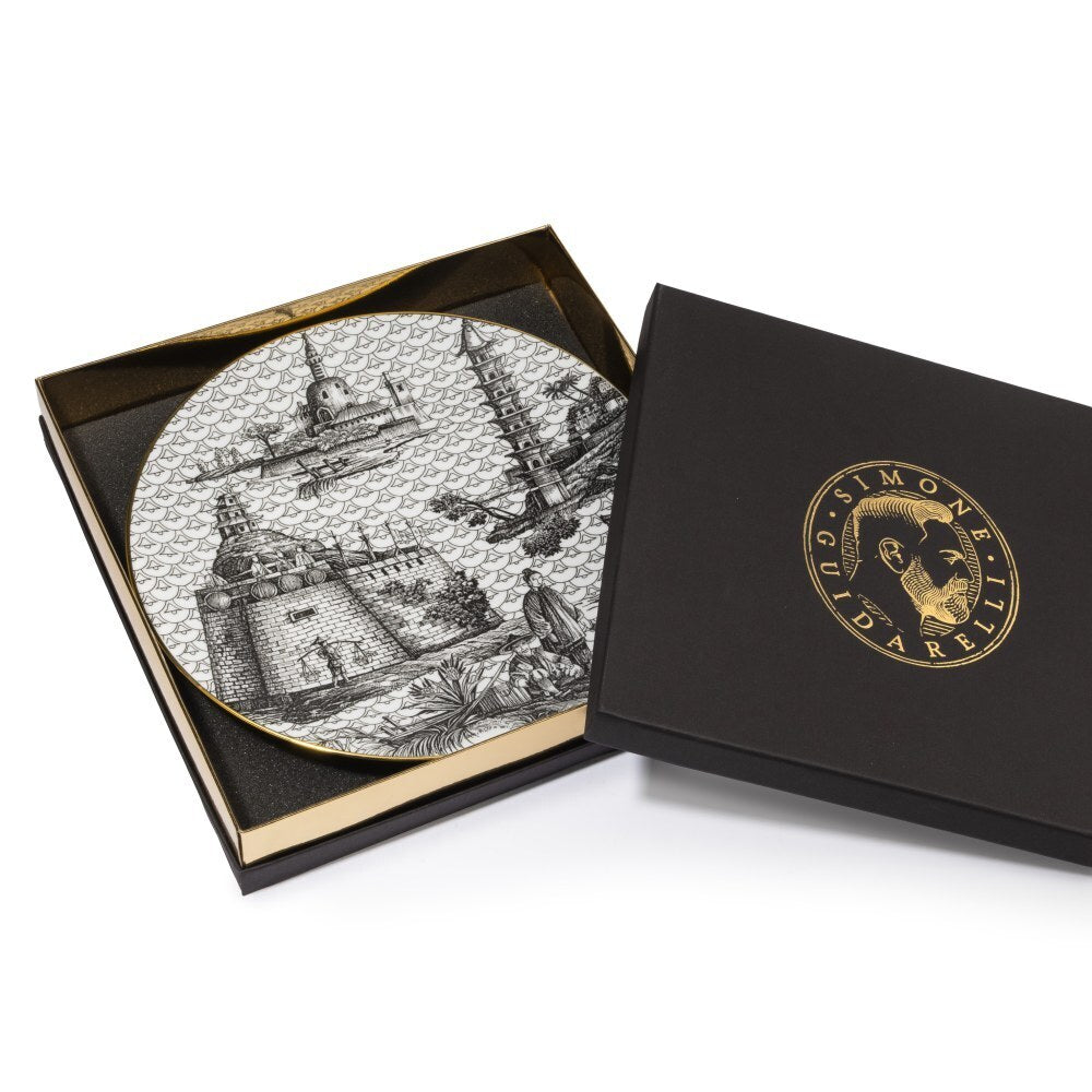 Piatto fondo Simone Guidarelli Oriental Dream con confezione regalo nera e dettagli oro.