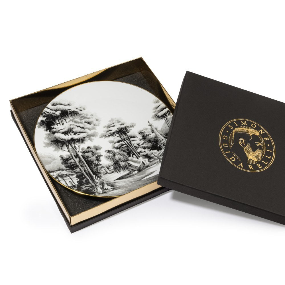 Piatto fondo Simone Guidarelli Imperial Garden con confezione regalo nera e dettagli oro.