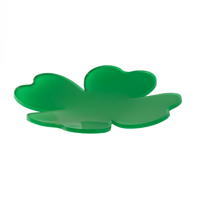 Vuota tasche quadrifoglio Vesta in cristallo acrilico verde con gioielli e coccinella decorativa, su tavolo moderno