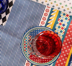 Sottobottiglia Vesta modello Foulard in acrilico con motivi patchwork colorati ispirati ai foulard vintage con bicchiere 