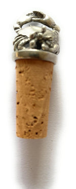 Tappo in sughero con decoro a forma di granchio in metallo argentato, stile marino elegante

