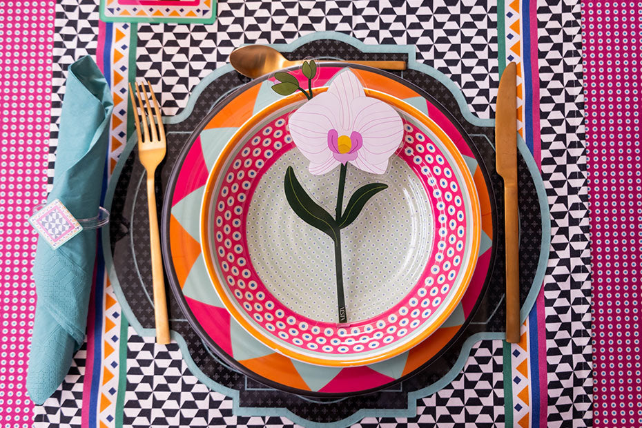 Special Moments Vesta usati come segnaposto: piccoli fiori in plexiglass, regalo elegante e senza tempo per ogni ospite.