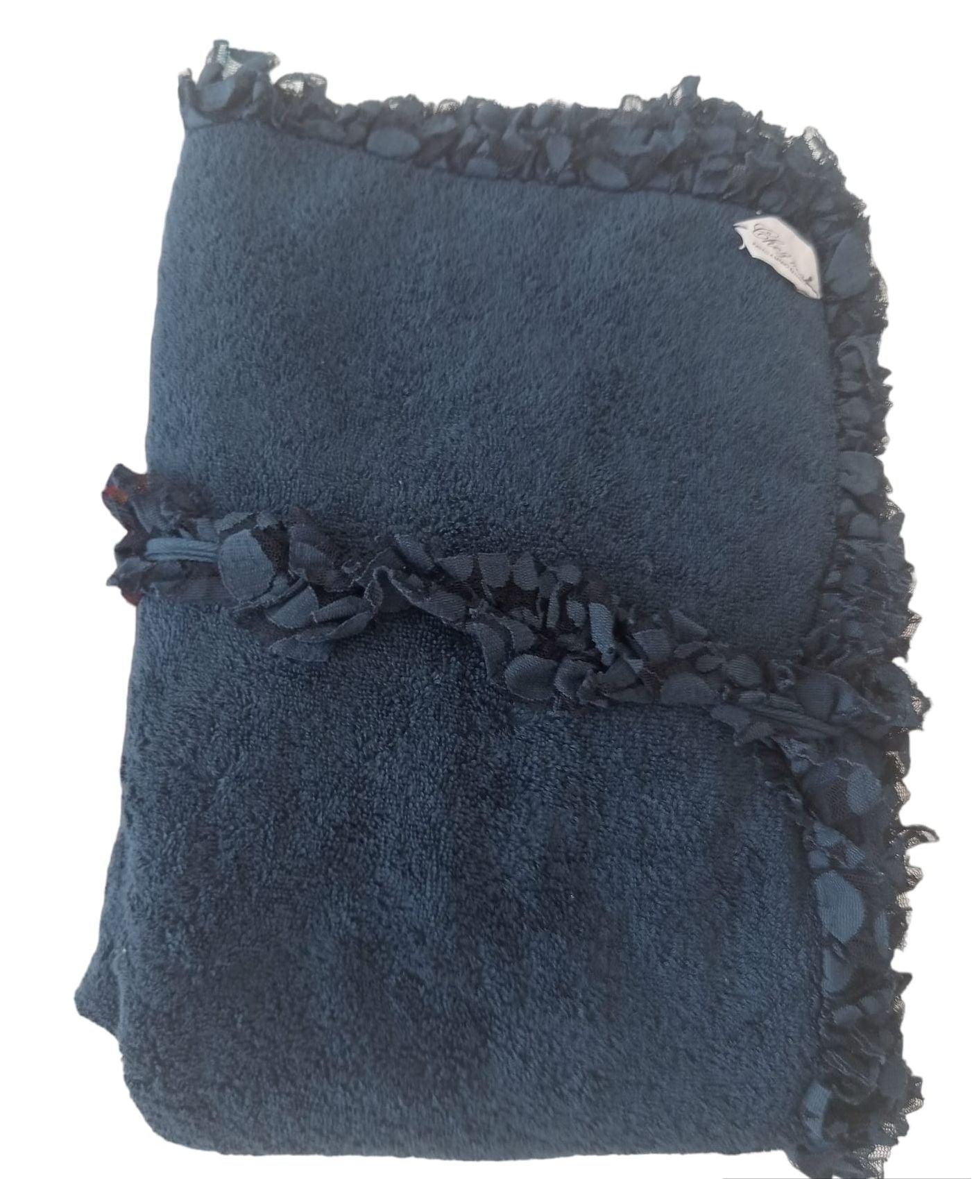 Serviette de plage chic en pur coton ornée de dentelle, produit textile italien collection Chez Moi - Couleur : Bleu Nuit