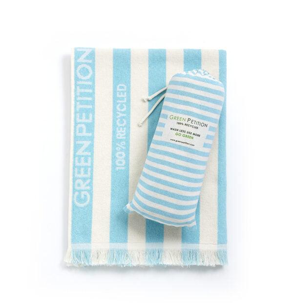 Telo mare Delmor Green Petition a righe azzurro e bianco con pouch coordinata, 100% riciclato

