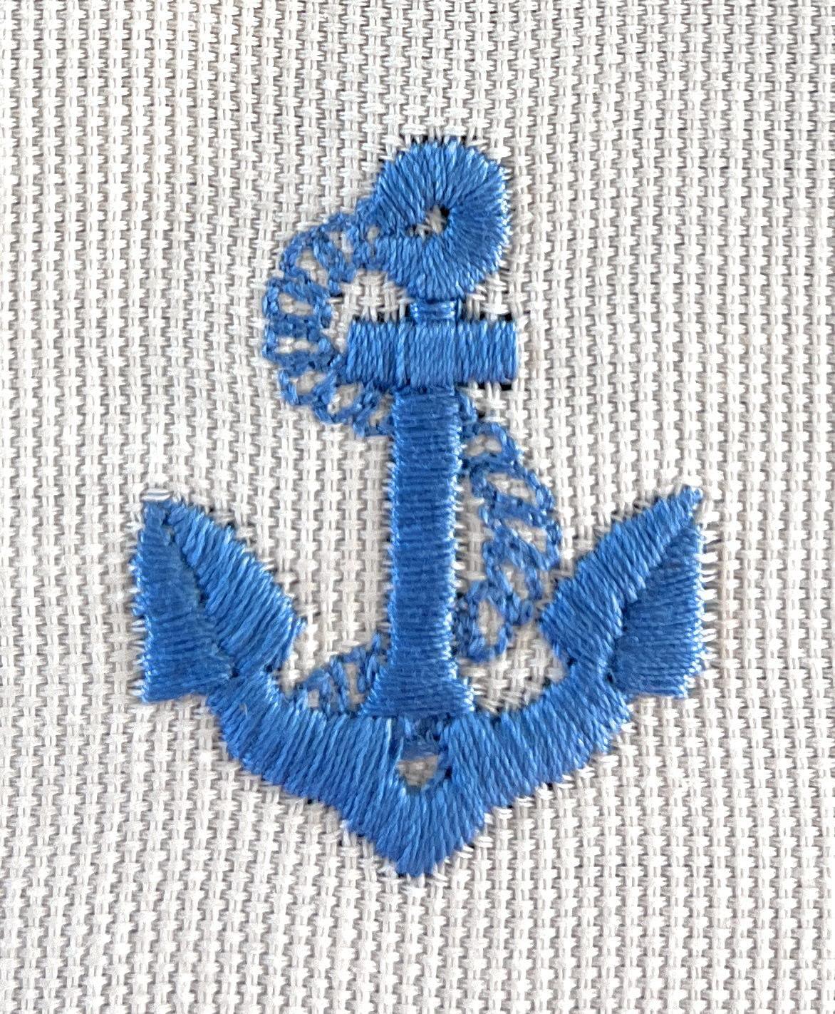 Retro ricamo ancora azzurra su tessuto naturale