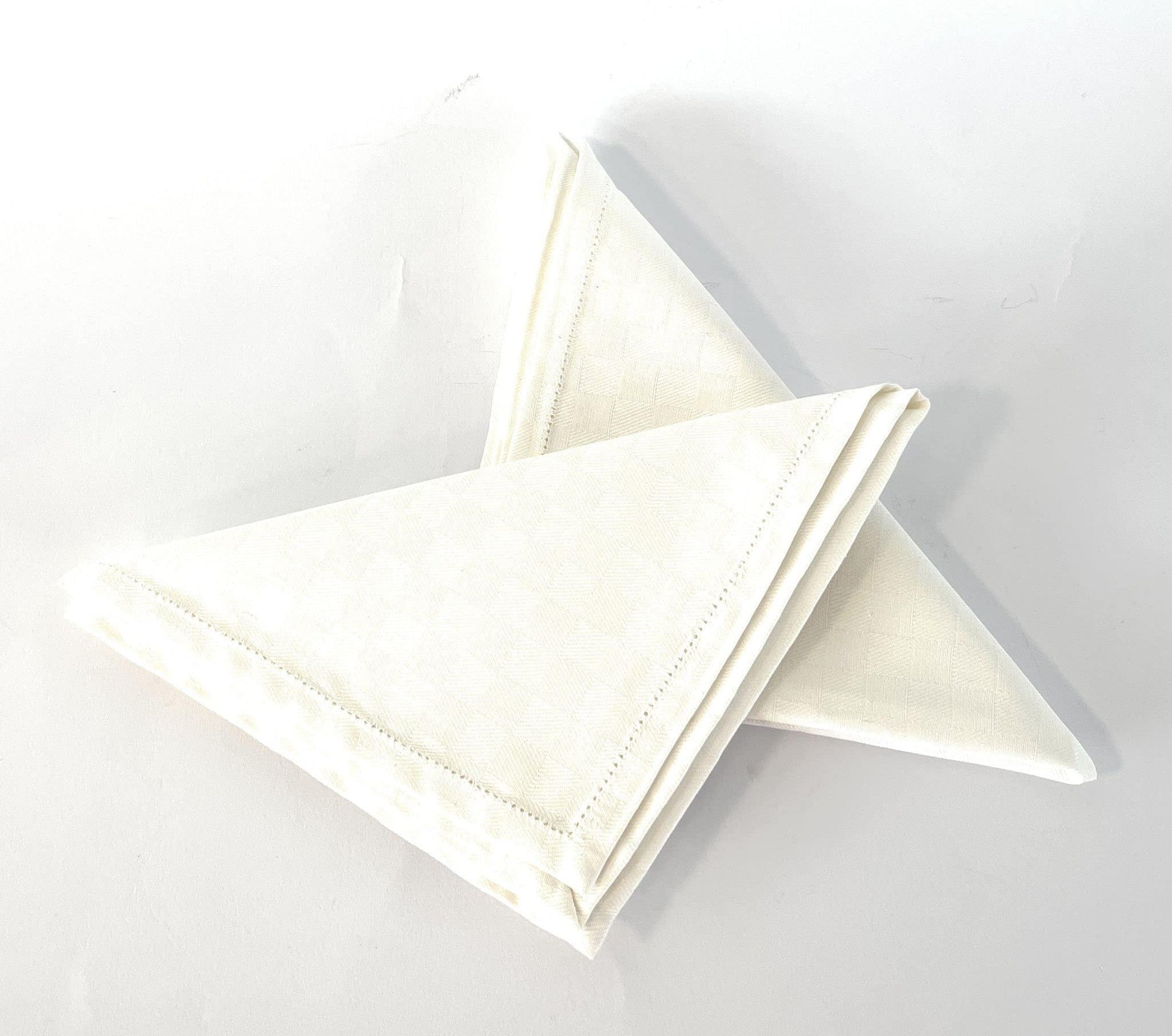 Tovaglioli in cotone bianco coordinato alla tovaglia ricamata