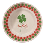 Piatto in porcellana bianco Ø16 cm con scritta “Tra la la”, quadrifoglio verde e bordo decorato verde e rosa