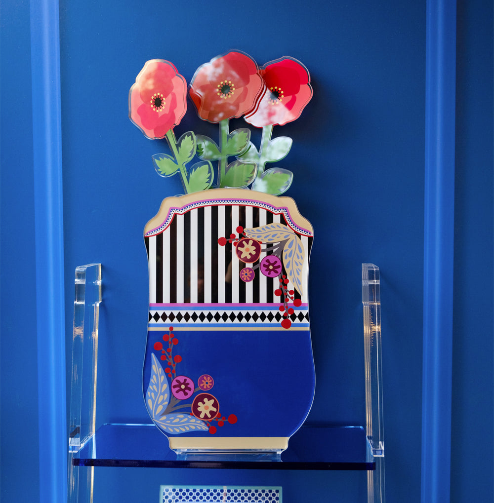 Vaso Bucarest Deva Grande Vesta Home in plexiglass blu con papaveri decorativi inseriti
