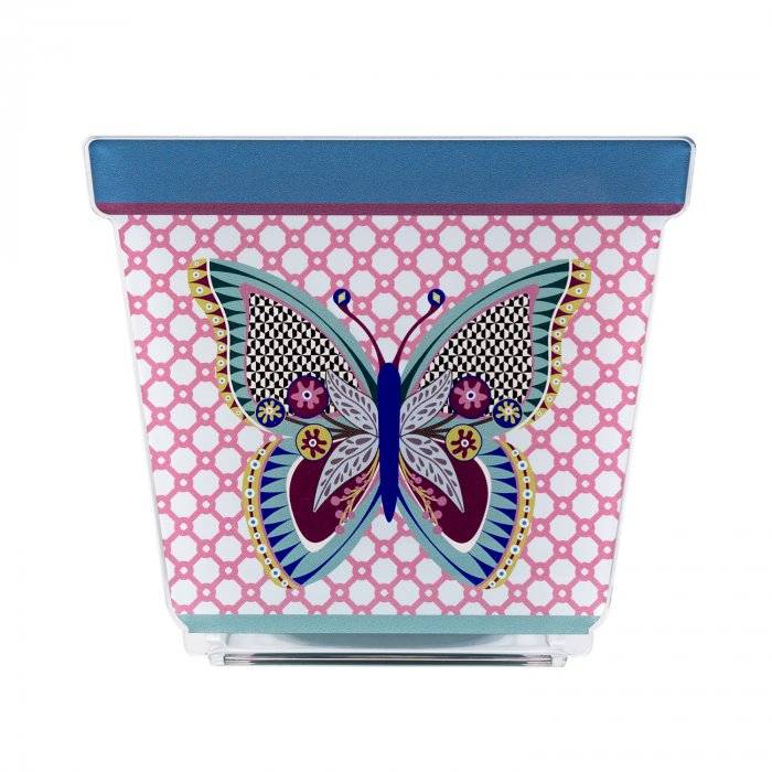 Vasetto JOY in acrilico con decorazione a farfalla colorata su sfondo rosa, visto frontalmente.