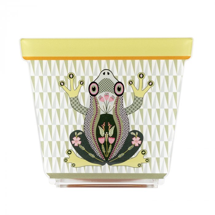 Vasetto JOY in acrilico con decorazione a rana colorata su sfondo verde, visto frontalmente.